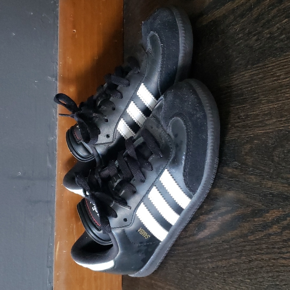 Adidas Kids Sambas in Black& White Size 2